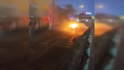 Fatih’te yanan otomobil hurdaya döndü