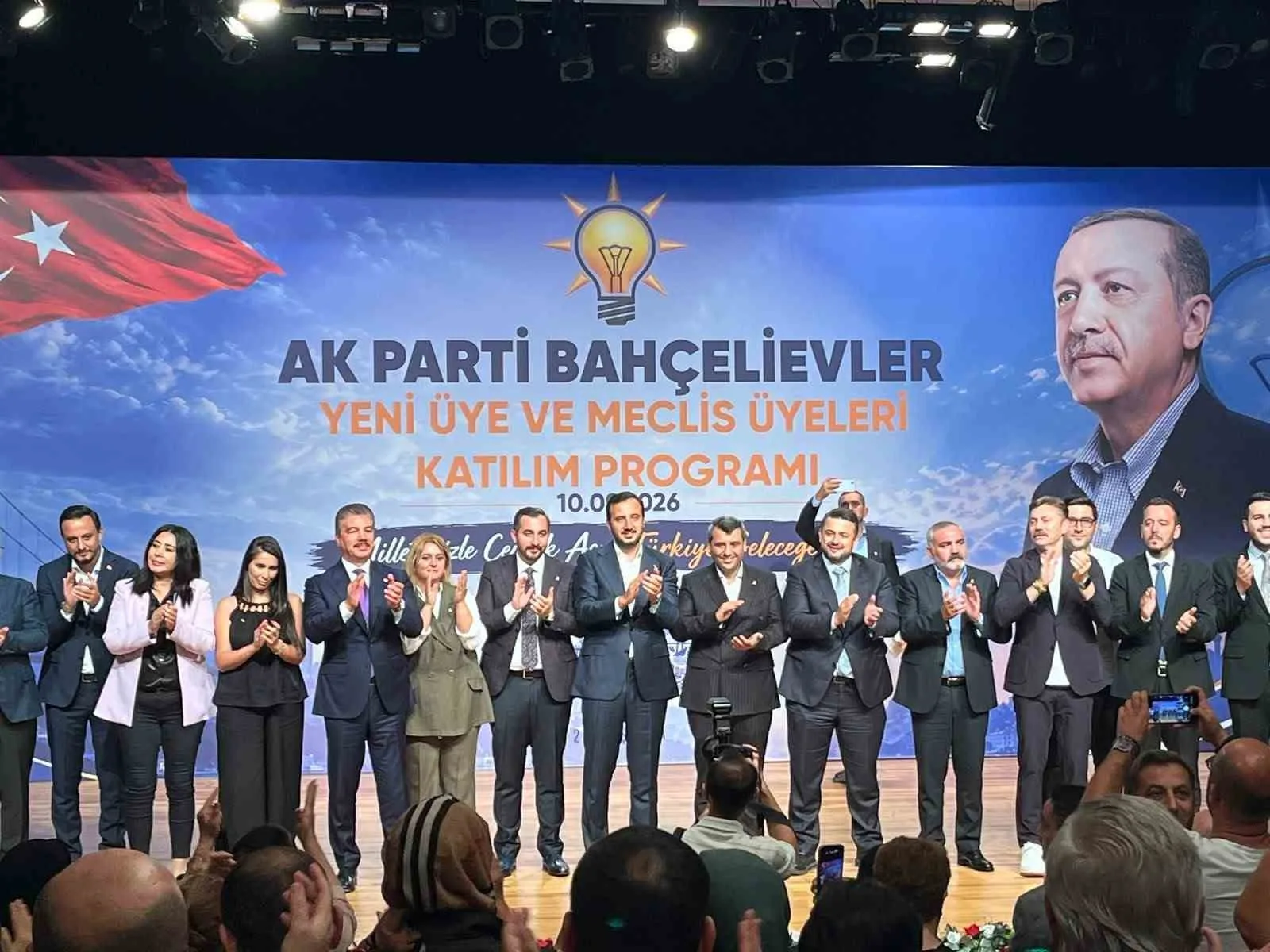 Bahçelievler’de, 3 CHP’li meclis üyesi AK Parti’ye geçti