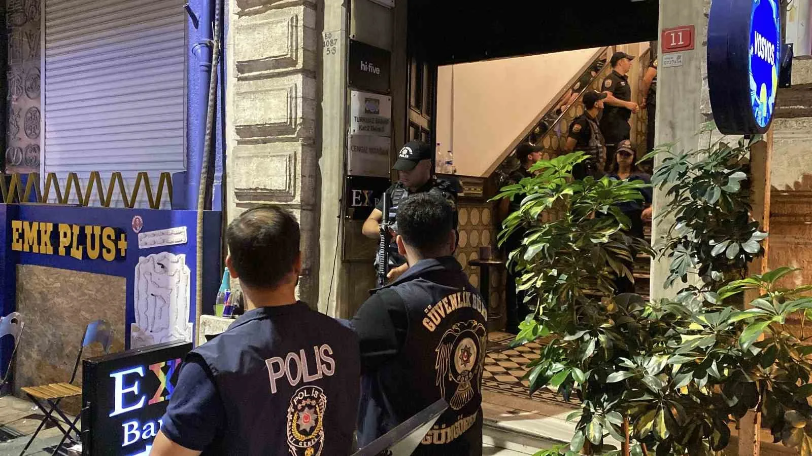 İstanbul’da ‘Ailem Güvende’ operasyonu: Çok sayıda mekana baskın yapıldı