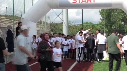 Çekmeköy’de çocukların maraton heyecanı