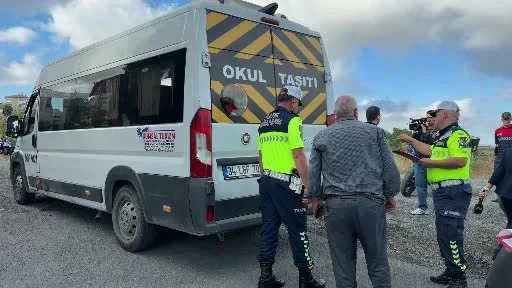 Okulların ilk gününde jandarmadan servis araçlarına sıkı denetim