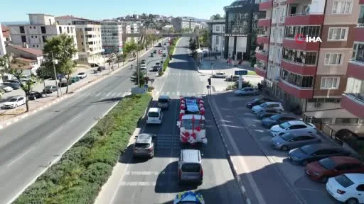Sünnet çocukları üstü açık nostaljik otobüsle şehir turu yaptılar