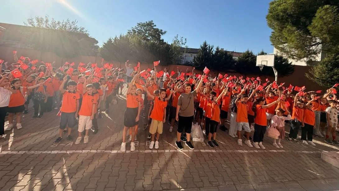 Burhaniye’de yeni eğitim yılı başladı