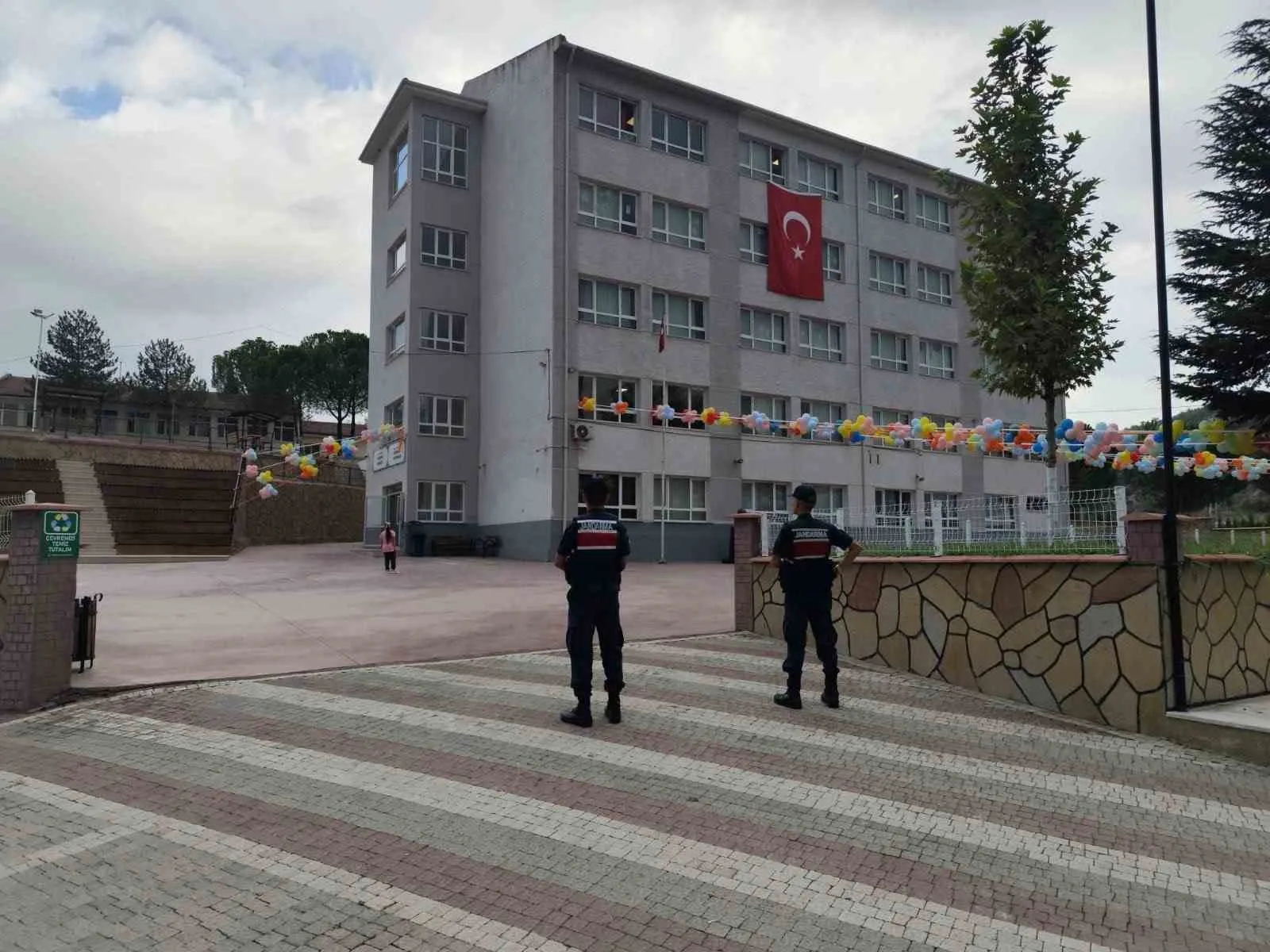 Bilecik’te okul çevrelerinde 857 kişi denetlendi