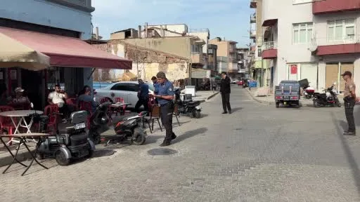 Çanakkale’de kavga sırasında silahtan seken kurşunla bir kişi yaralandı