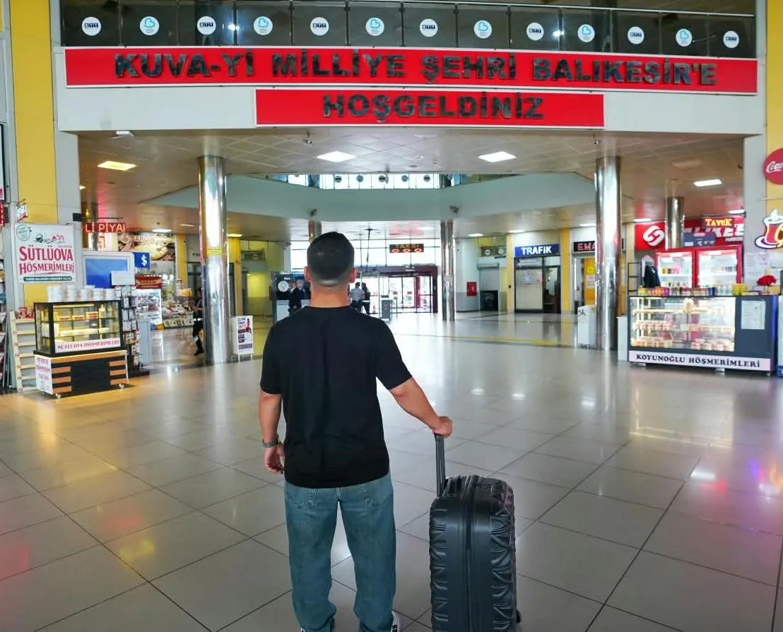 Öğrencileri terminalde Balıkesir Büyükşehir Belediyesi karşıladı