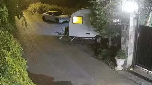 Beykoz’da eve silahla ateş açan 2 şahıs yakalandı