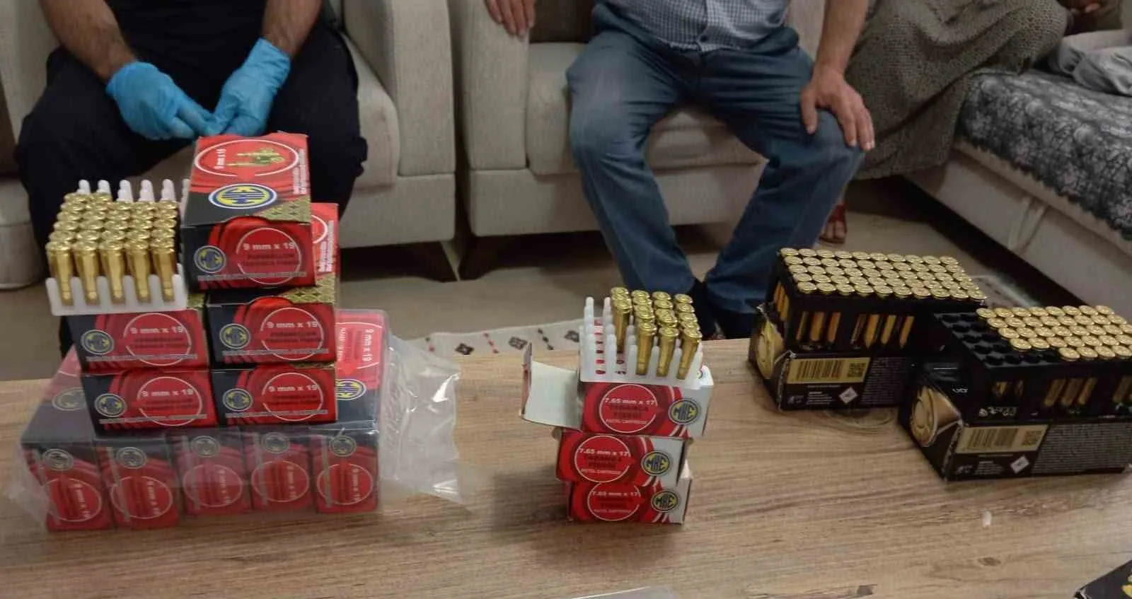 Sakarya’da "Sokaklar Güvende" operasyonunda cephanelik gibi eve baskın: 3 gözaltı