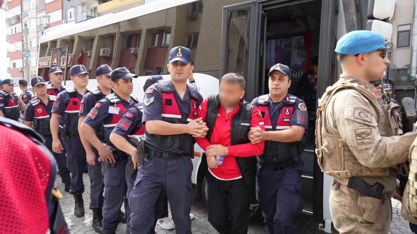 Kocaeli’deki suç örgütüne 2. dalga operasyonu: 11 gözaltı