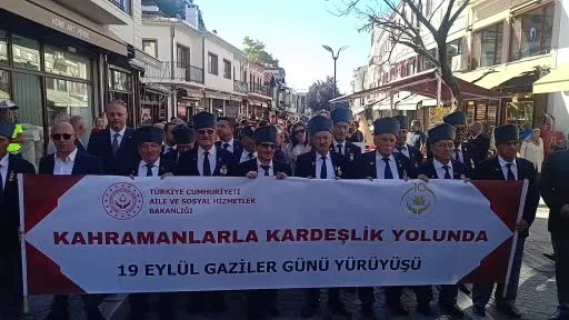 Edirne’de Kahramanlar ile kardeşlik yolunda yürüyüşü düzenlendi