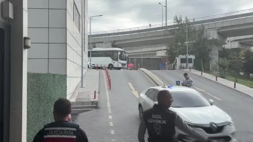 Gözaltına alınan ünlüler sağlık kontrolünden geçirildi