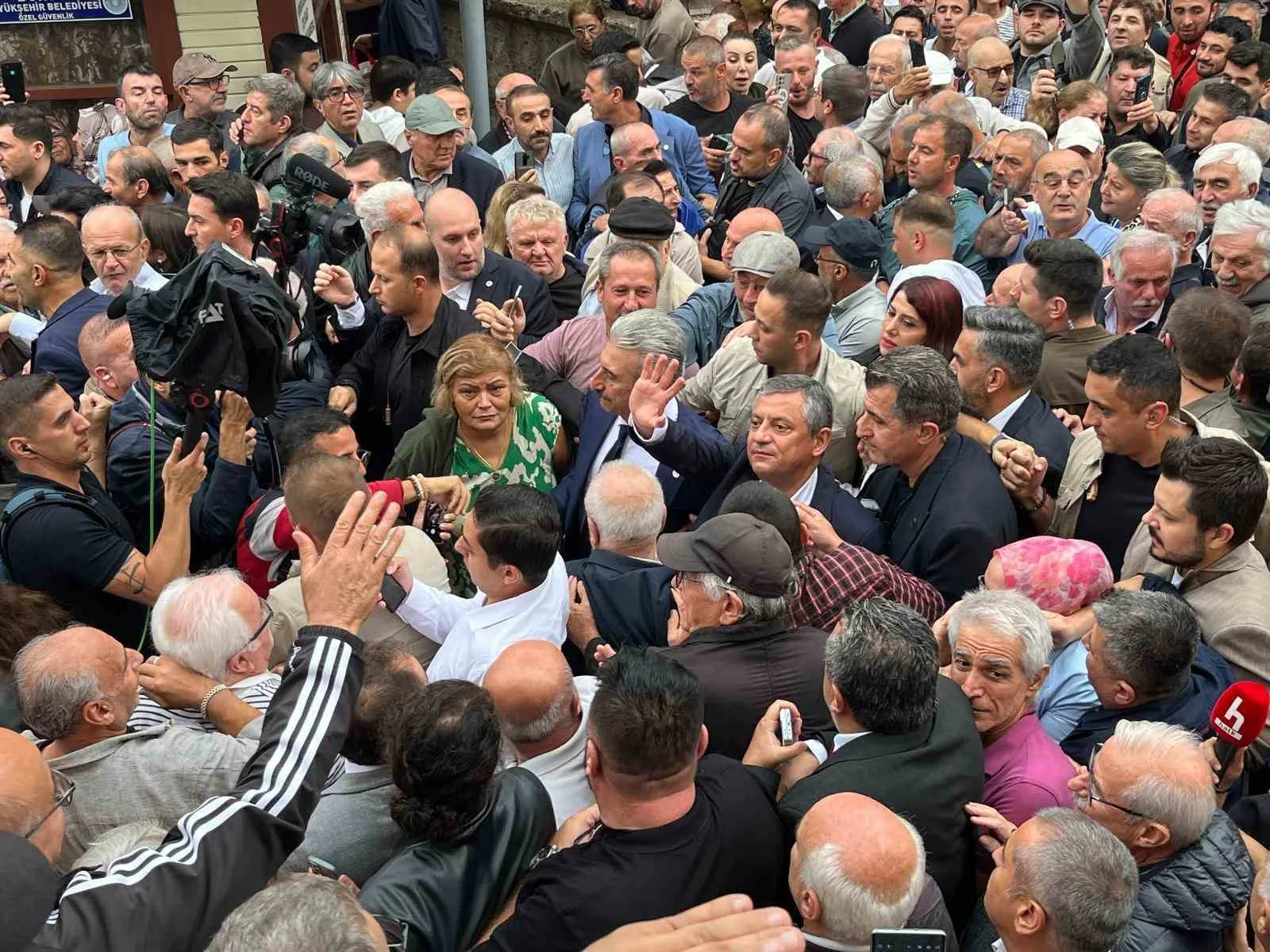 YENİ Parti Genel Başkanı Özel: "Milletin koyduğu ismi kimseye değiştirtmeyiz"