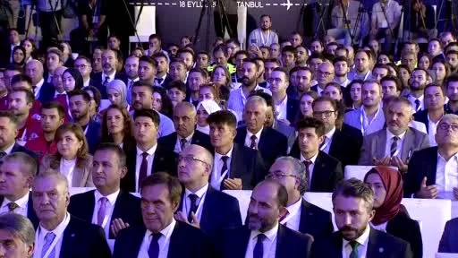 İstanbul Havalimanı’nda 4. ana pistten ilk uçak havalandı