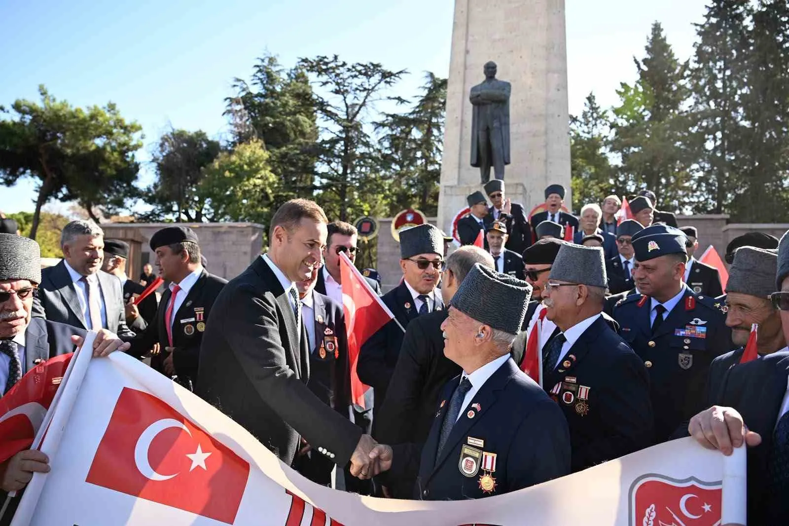 Başkan Ahmet Akın’dan Gaziler günü mesajı