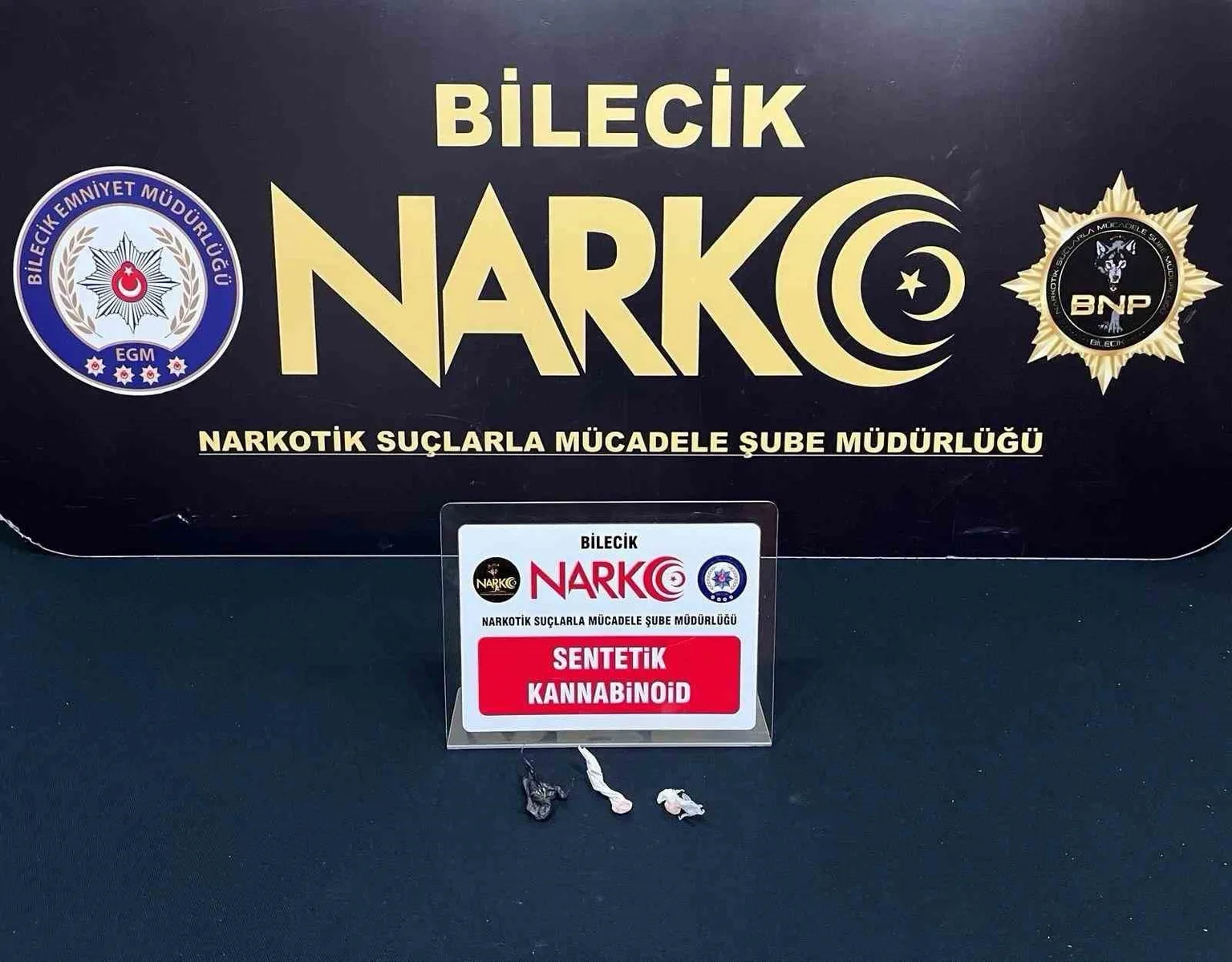 Bilecik’te bir araç 3 şüpheli şahıs üzerinde bonzai ele geçirildi