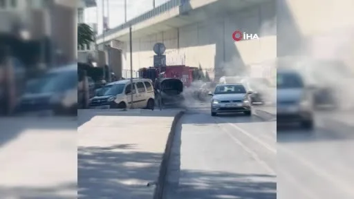 Şişli’de otomobil alev alev böyle yandı