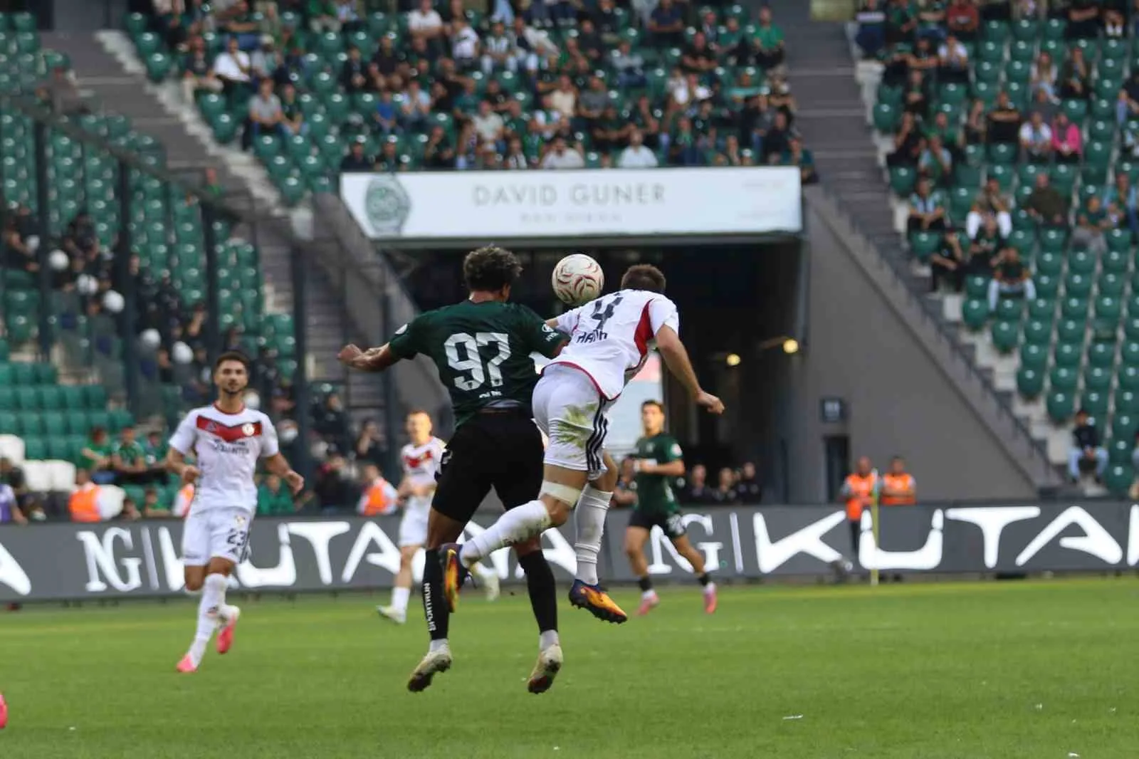 Trendyol Süper Lig: Kocaelispor: 0 - Gaziantep FK: 0 (İlk yarı)