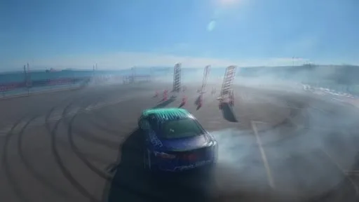 Asfaltı yakıp geçtiler: Tekirdağ’da nefes kesen drift şovu