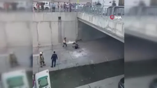 Polisten kaçan kadın dereye atladı, ayağını kırarak hastanelik oldu; o anlar kamerada