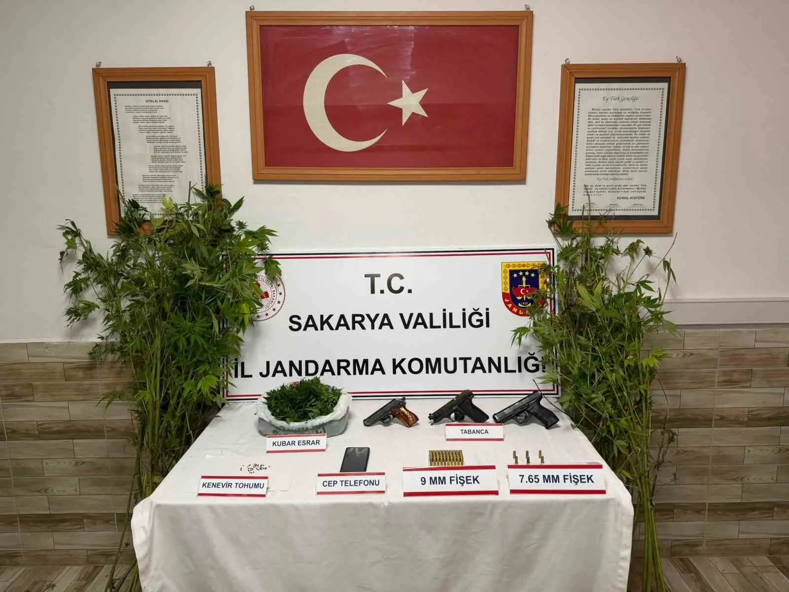 Sakarya’nın 3 ilçesinde uyuşturucu operasyonu: 4 tutuklama