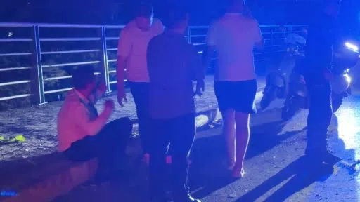 Virajı alamayan otobüs iki otomobile çarptı: Ölümle burun buruna geldiler