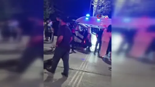 Sultangazi’de 3 aracın karıştığı zincirleme trafik kazasında 5 kişi yaralandı