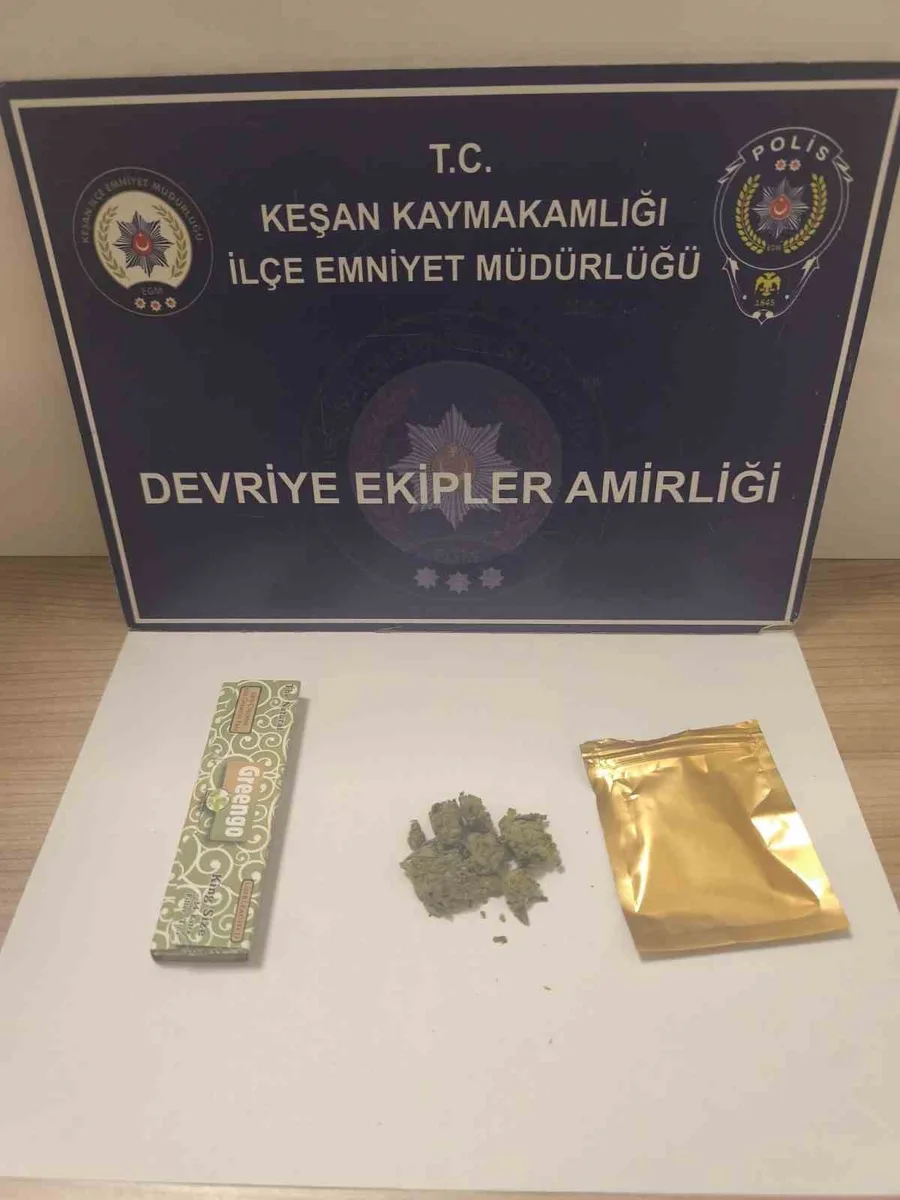 Keşan’da üzerlerinde uyuşturucu ele geçirilen 2 şüpheli gözaltına alındı
