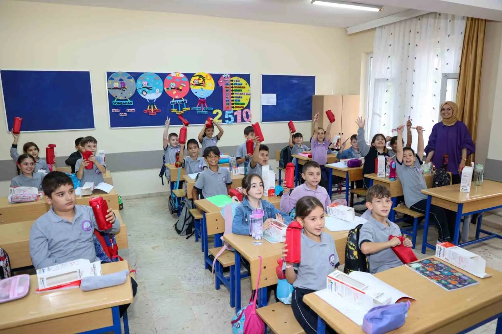 Beykoz Belediyesi’nden 30 bin öğrenciye kalem kutusu seti ve bin 777 öğrenciye nakdi yardım