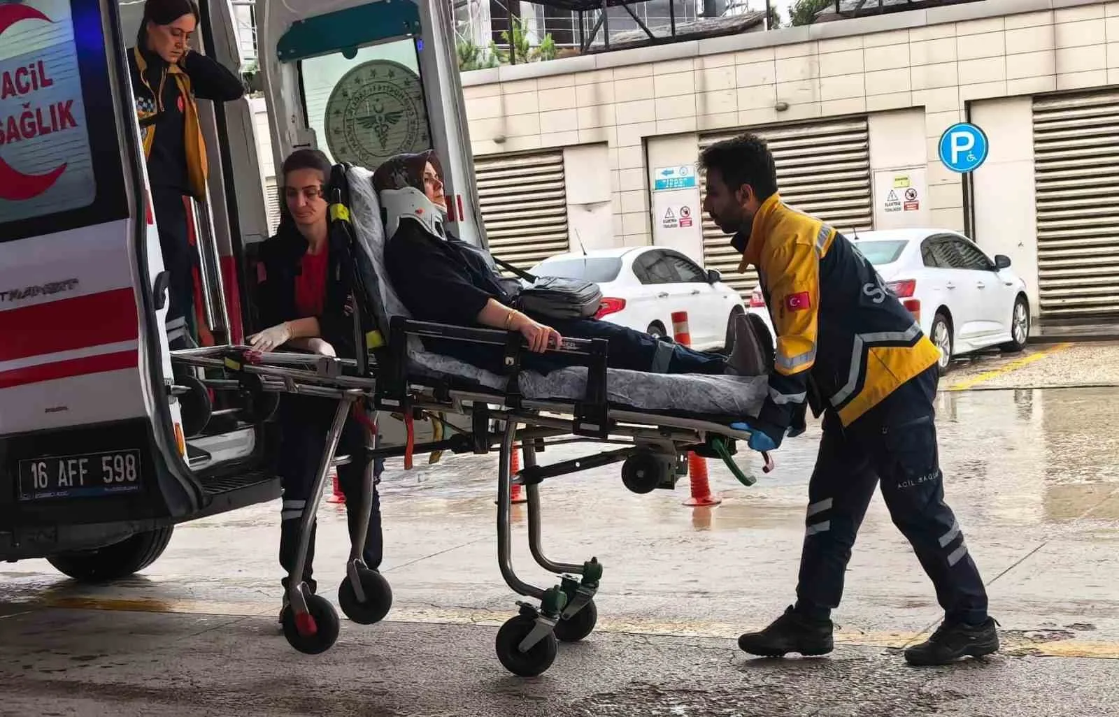 İnegöl’de zincirleme kaza: 2 yaralı