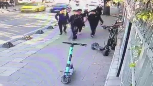 Üsküdar’da yayaların arasına dalan aracın sürücüsü gözaltına alındı