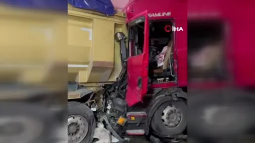 Kontrolden çıkan çekici, biri polis otosu olmak üzere 3 araca çarpıp akaryakıt istasyonuna daldı: 1 ölü