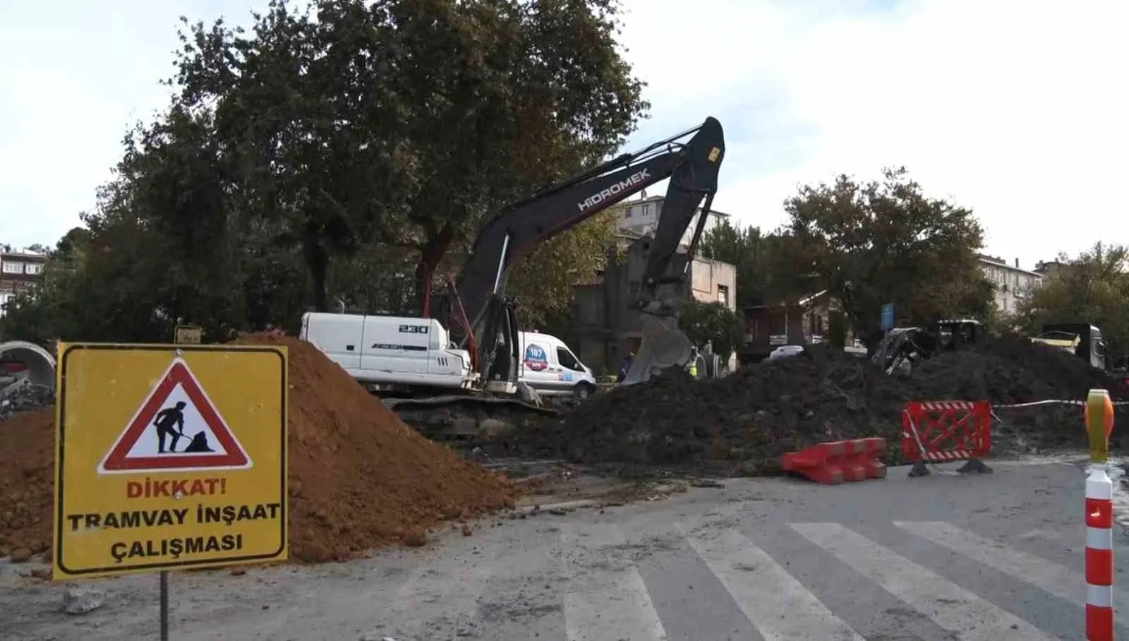 İSKİ’nin alt yapı çalışması sırasında doğalgaz borusu delindi, vatandaşlar büyük panik yaşadı