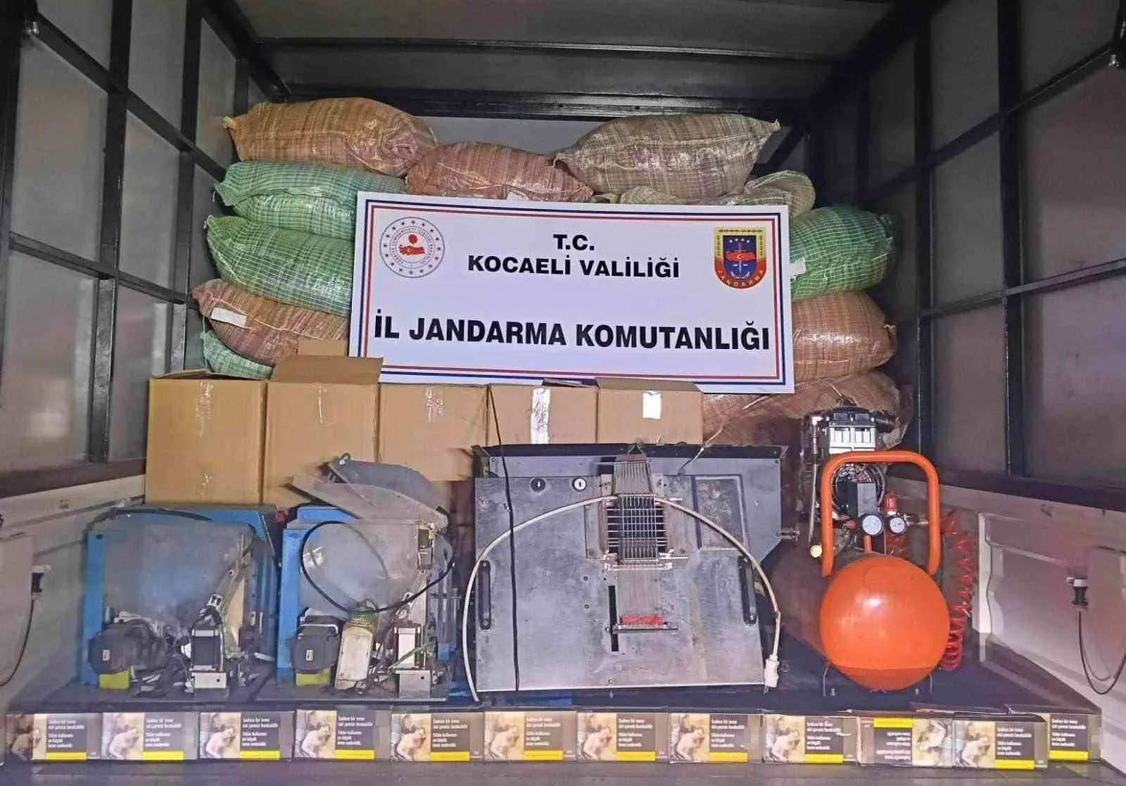 Kocaeli’de 4 milyon TL’lik kaçak tütün operasyonu