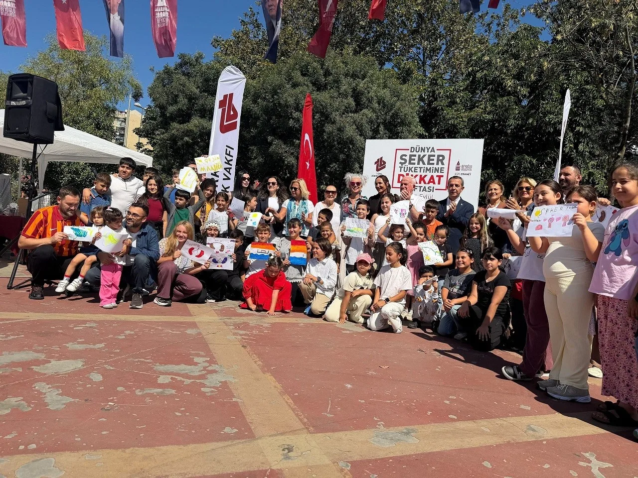 Çocuklara üç altın tavsiye: Sağlıklı beslen, su iç, hareket et