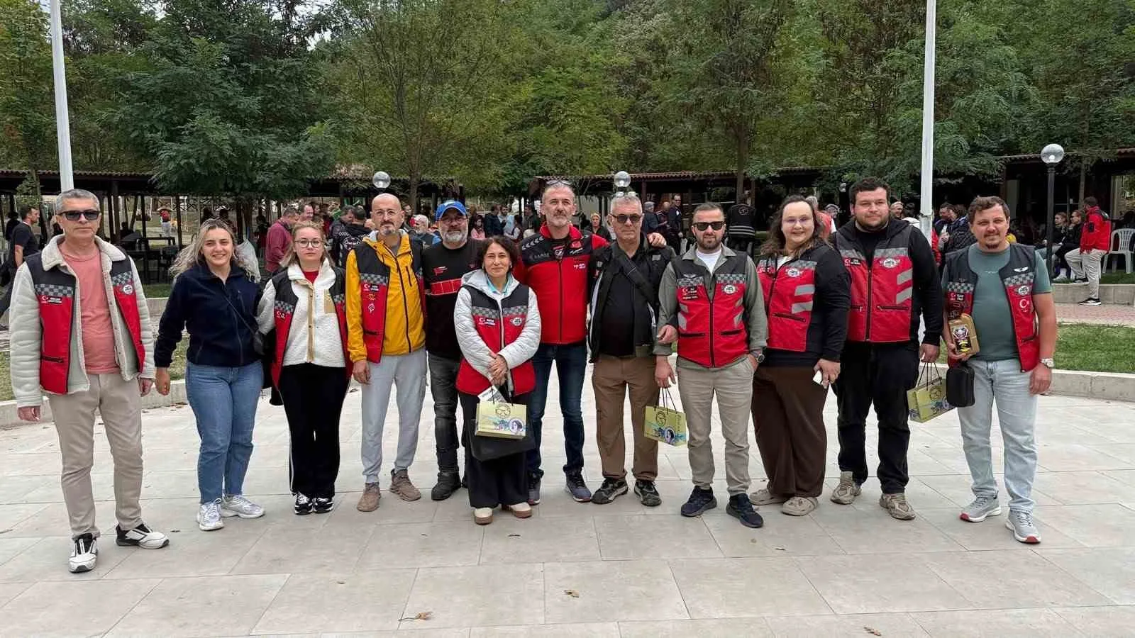 Motosiklet tutukunları Etili’de buluştu