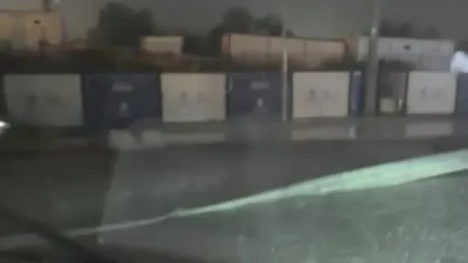 Sultangazi’de sağanak yağmur sonrası yollar göle döndü