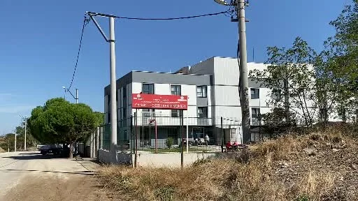 Çanakkale’de özel bakım merkezi yakınlarında korkutan ot yangını