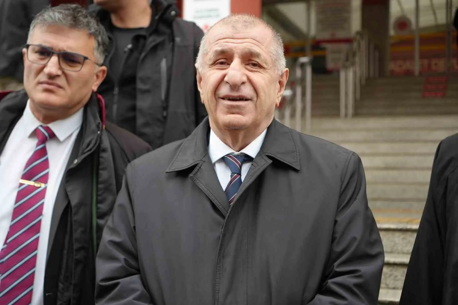 Ümit Özdağ, Kocaeli’de "tehdit" suçlamasıyla hakim karşısına çıktı