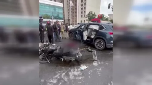 Esenyurt’ta motosiklet ile otomobil çarpıştı: 19 yaşındaki sürücü hayatını kaybetti