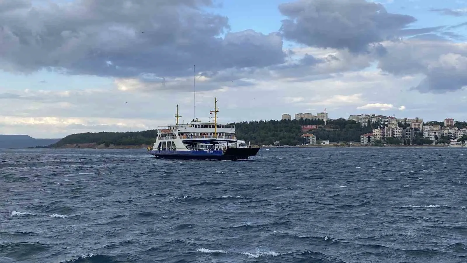 Bozcaada ve Gökçeada’ya yapılması planlanan bazı feribot seferleri iptal edildi
