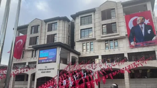 Eyüpsultan Belediyesine operasyon: 28 gözaltı