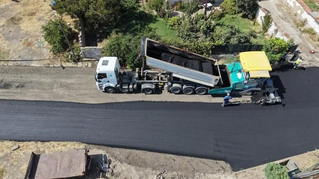 Hayrabolu’da üç caddede asfalt çalışması