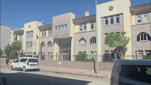 18 yaşındaki genç kız, sevgilisi tarafından boğazı kesilerek öldürüldü
