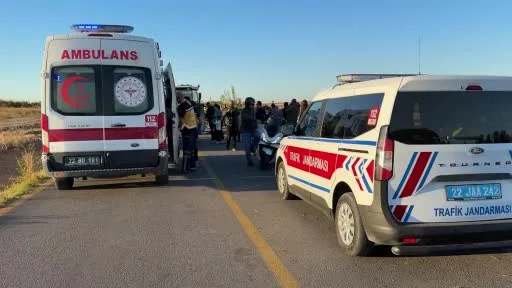 Edirne’de traktör otomobille çarpıştı: 1 yaralı