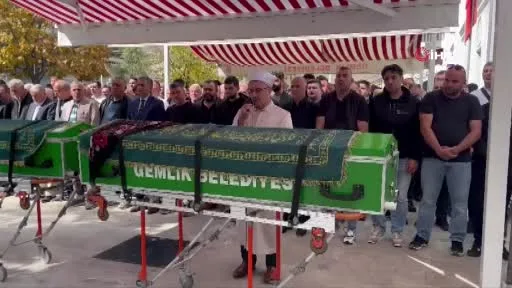 Gemlik’te cinayet kurbanı çift toprağa verildi
