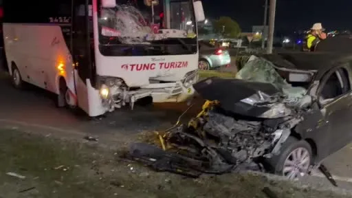 Kavşakta zincirleme kaza: 3 yaralı