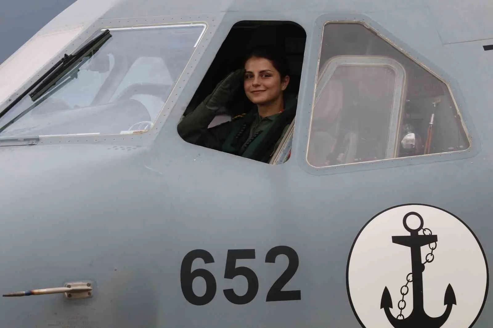 Gökyüzünde bir ilk: Türk Deniz Kuvvetleri’nin ilk kadın uçak pilotu