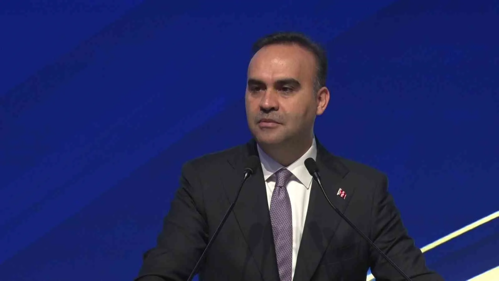 Bakan Kacır: "Türkiye coğrafi konumuyla, istikrarlı büyüyen ekonomisiyle, lojistik avantajlarıyla, nitelikli insan kaynağıyla eşsiz bir merkezdir"