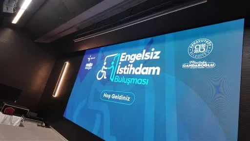 Arnavutköy’de "Engelsiz İstihdam Buluşması" iş arayanlarla firmaları bir araya getirdi