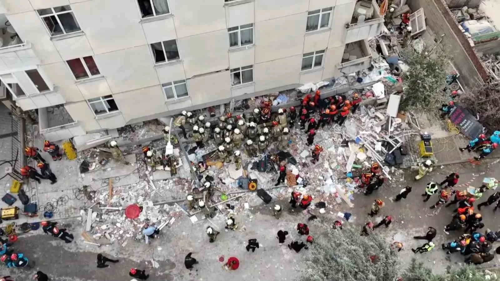 Maltepe’de çöken bina ile ilgili soruşturma başlatıldı